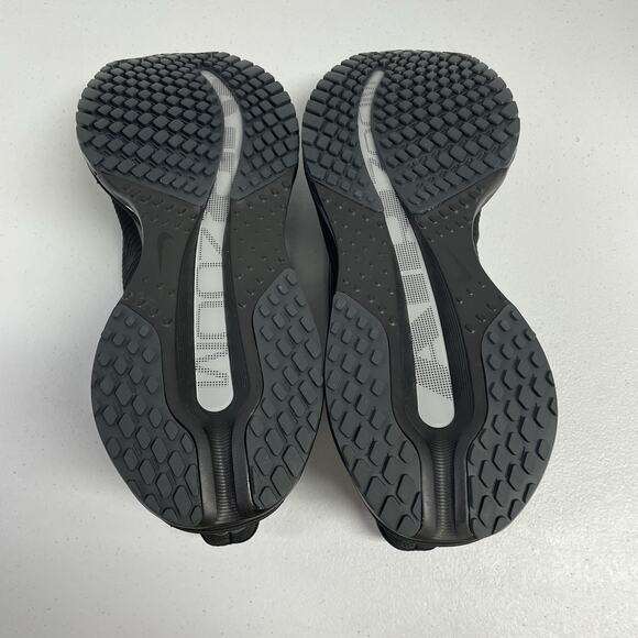 Athletic_Shoes